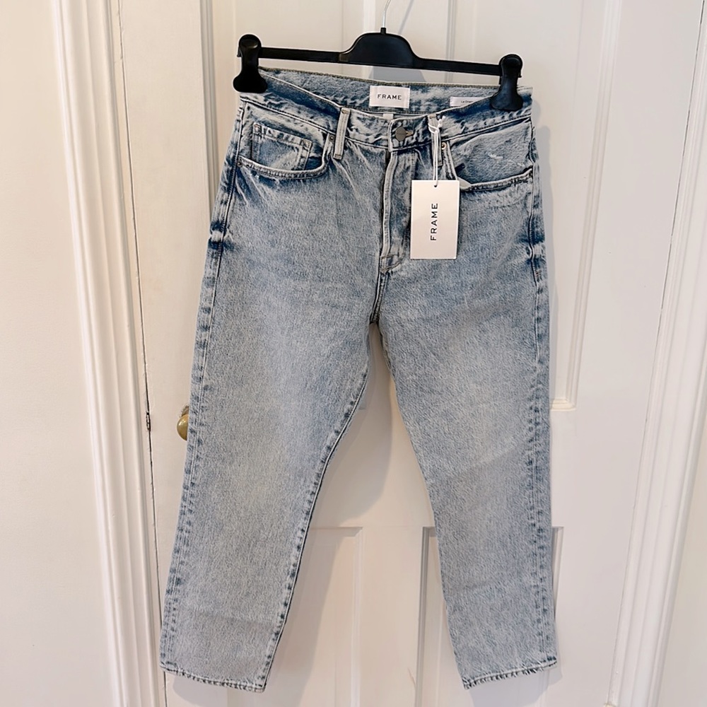 FRAME denim NWT never worn Sz 28 lighter stone wash color